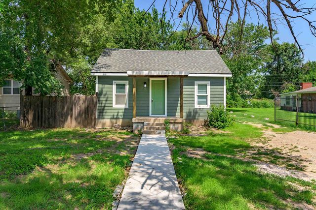 1242 N Piatt Ave, Wichita, KS 67214