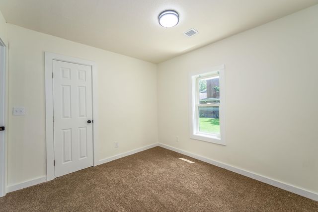 1242 N Piatt Ave, Wichita, KS 67214