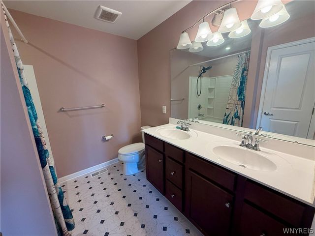 4628 Logans Lane, Hamburg, NY 14075