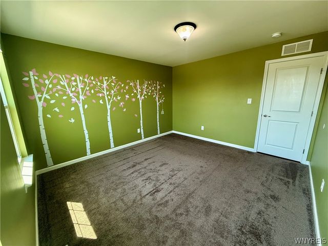 4628 Logans Lane, Hamburg, NY 14075