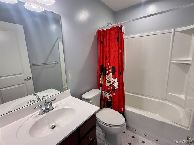 4628 Logans Lane, Hamburg, NY 14075