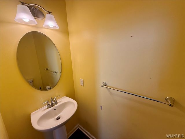 4628 Logans Lane, Hamburg, NY 14075