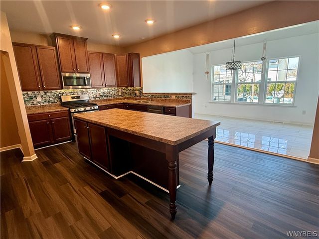 4628 Logans Lane, Hamburg, NY 14075