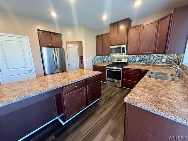 4628 Logans Lane, Hamburg, NY 14075