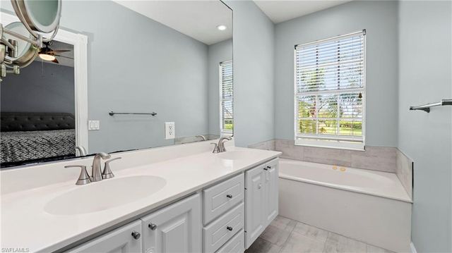 5766 Cove CIR 24, Naples, FL 34119