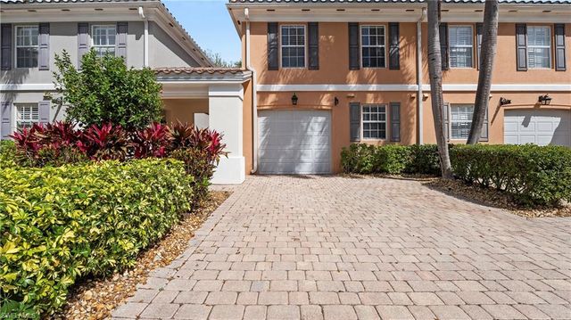 5766 Cove CIR 24, Naples, FL 34119
