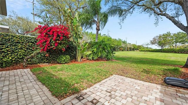 5766 Cove CIR 24, Naples, FL 34119