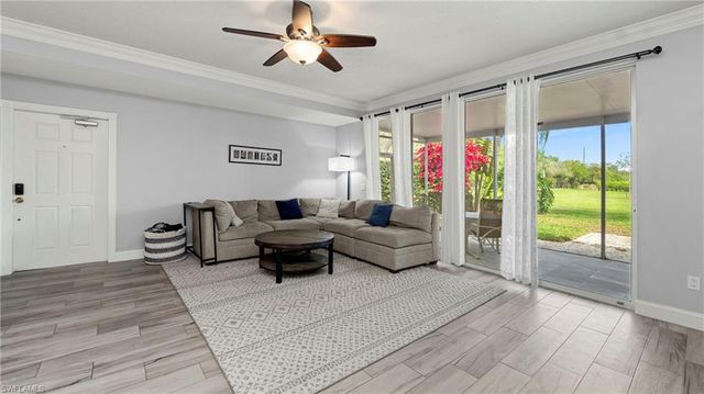 5766 Cove CIR 24, Naples, FL 34119