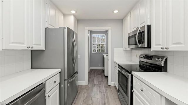 5766 Cove CIR 24, Naples, FL 34119