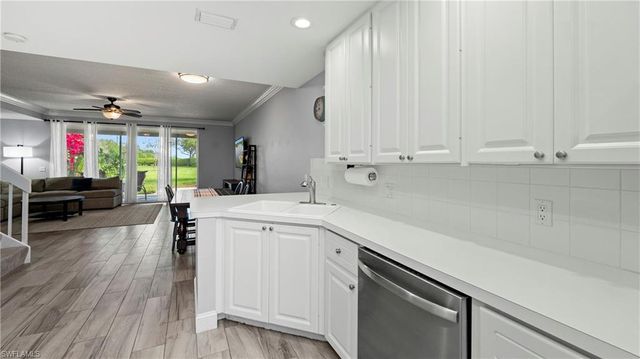 5766 Cove CIR 24, Naples, FL 34119