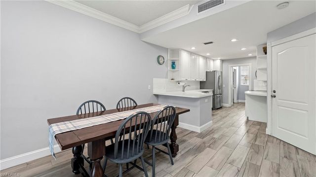 5766 Cove CIR 24, Naples, FL 34119