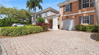5766 Cove CIR 24, Naples, FL 34119
