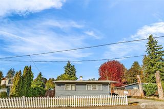 2716 NE 5th Place, Renton, WA 98056