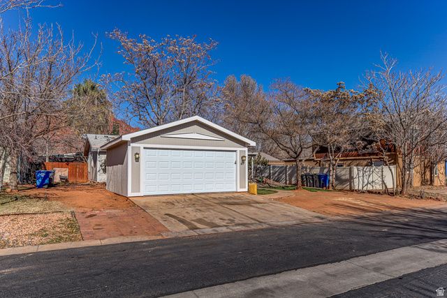 61 E 490 S, Ivins, UT 84738