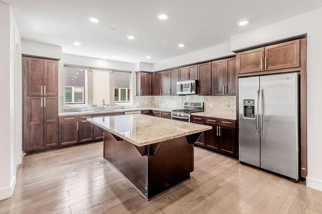 380 Riesling Avenue 21, Milpitas, CA 95035