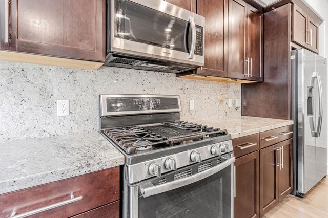 380 Riesling Avenue 21, Milpitas, CA 95035