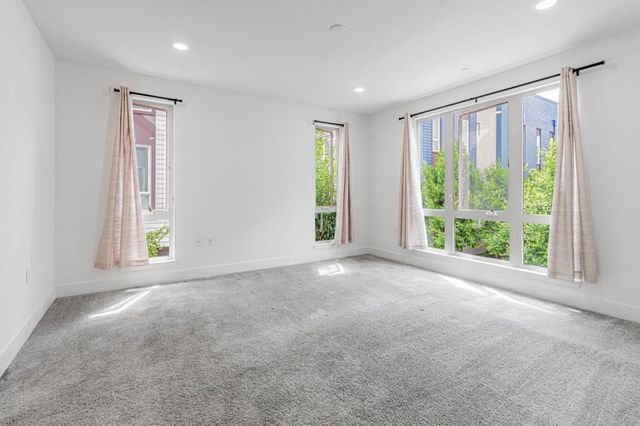 380 Riesling Avenue 21, Milpitas, CA 95035