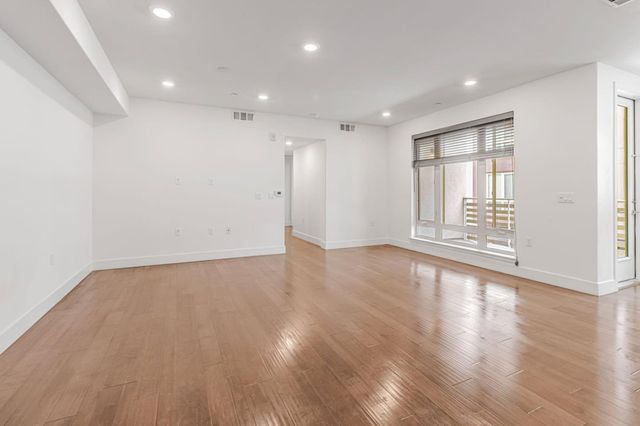 380 Riesling Avenue 21, Milpitas, CA 95035