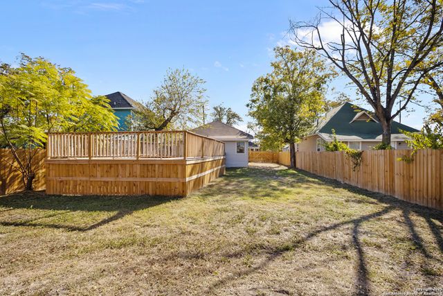 131 Chicago, San Antonio, TX 78210