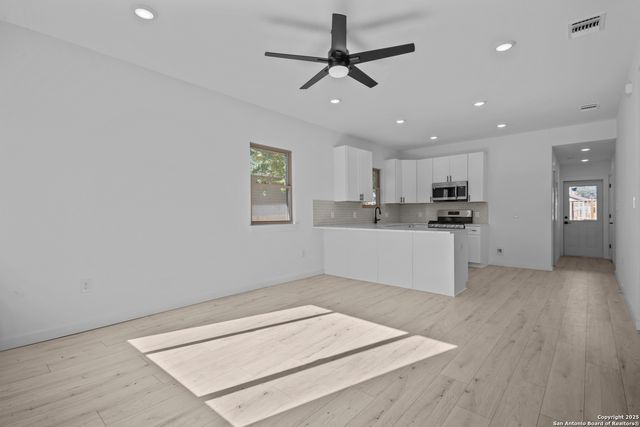 131 Chicago, San Antonio, TX 78210