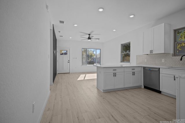 131 Chicago, San Antonio, TX 78210