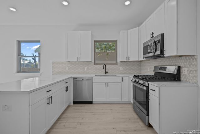 131 Chicago, San Antonio, TX 78210