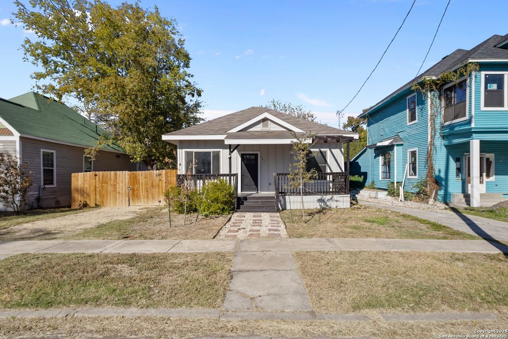 131 Chicago, San Antonio, TX 78210