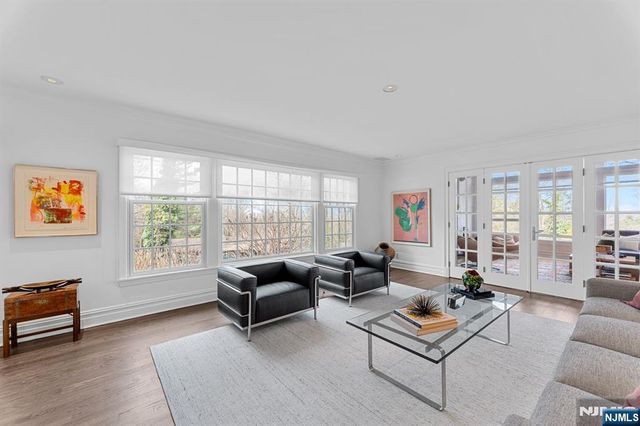 35 Mayflower Drive, Tenafly, NJ 07670