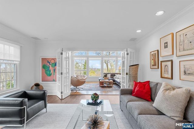 35 Mayflower Drive, Tenafly, NJ 07670