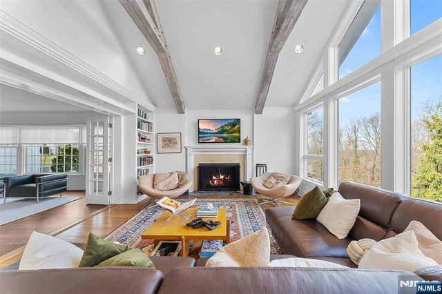 35 Mayflower Drive, Tenafly, NJ 07670