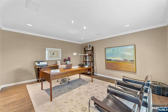 35 Mayflower Drive, Tenafly, NJ 07670