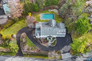 35 Mayflower Drive, Tenafly, NJ 07670