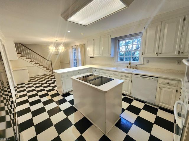 509 Cavalier DR, Virginia Beach, VA 23451