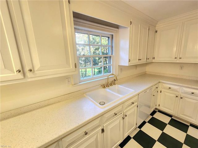 509 Cavalier DR, Virginia Beach, VA 23451