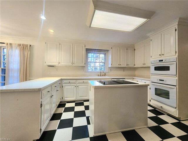 509 Cavalier DR, Virginia Beach, VA 23451