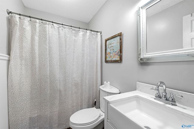 4 Robin Court, Hartselle, AL 35640