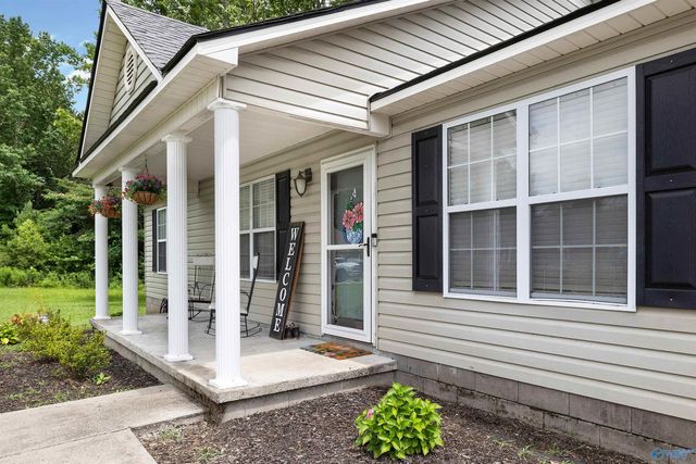 4 Robin Court, Hartselle, AL 35640