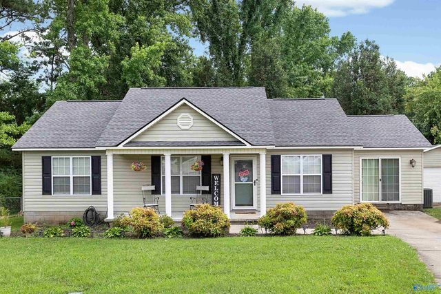 4 Robin Court, Hartselle, AL 35640