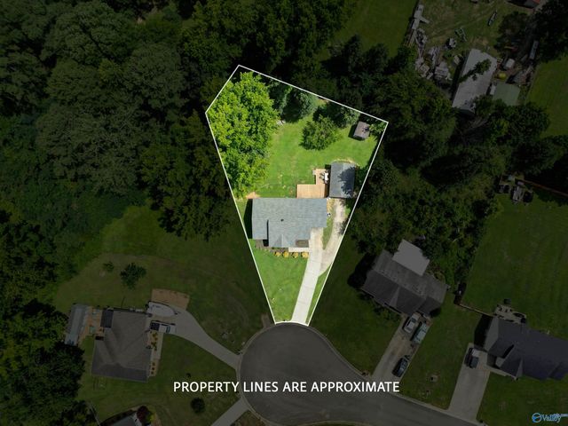 4 Robin Court, Hartselle, AL 35640