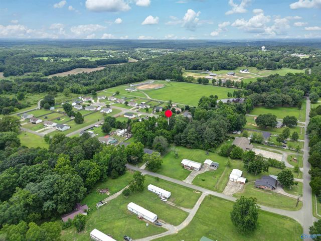 4 Robin Court, Hartselle, AL 35640