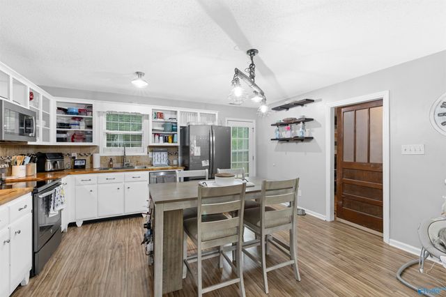 4 Robin Court, Hartselle, AL 35640