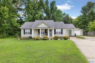 4 Robin Court, Hartselle, AL 35640