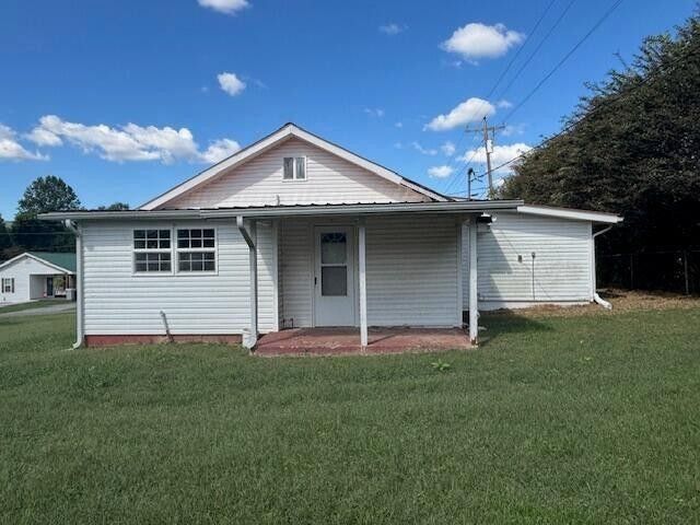 123 Groves Road, Pikeville, TN 37367