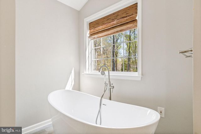 212 WOOD LANDING RD, Fredericksburg, VA 22405