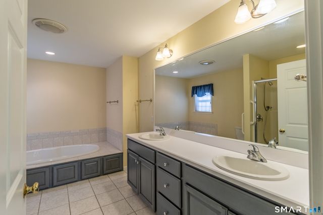 26 Laurel Ridge 26, East Hampton, CT 06424