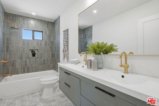 7801 Clearfield Avenue, Los Angeles, CA 91402