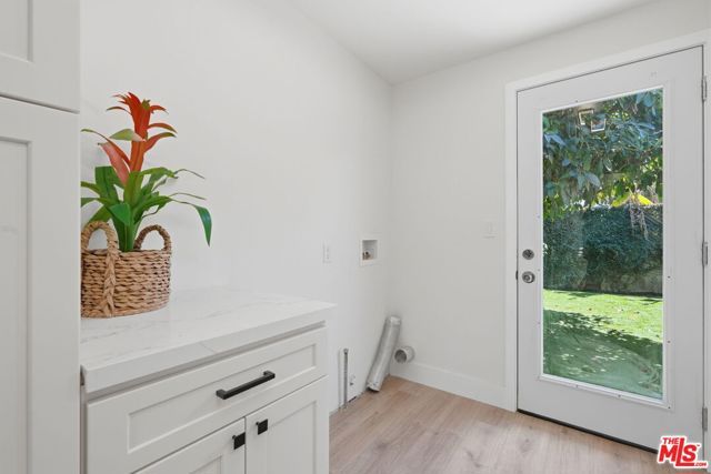 7801 Clearfield Avenue, Los Angeles, CA 91402