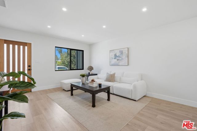 7801 Clearfield Avenue, Los Angeles, CA 91402