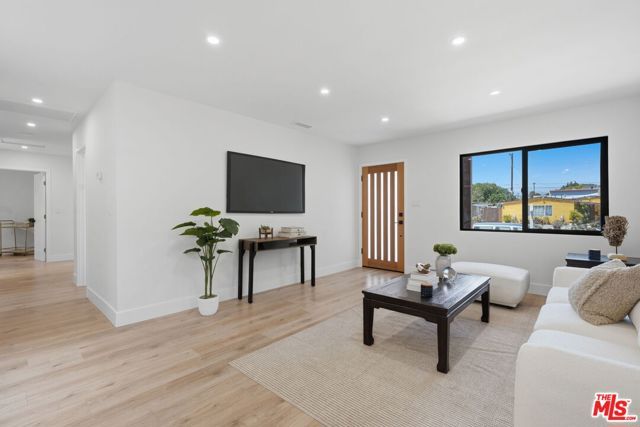 7801 Clearfield Avenue, Los Angeles, CA 91402