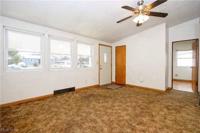 165 S hickin Avenue, Rittman, OH 44270